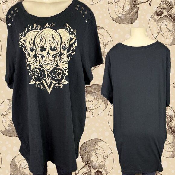 Torrid +4 Black 3 Skulls Metallic Foil Graphic Studded Accent Short Sleeve Tee - Picture 1 of 6